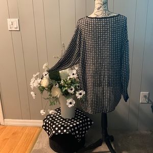 Two-toned different material blouse.